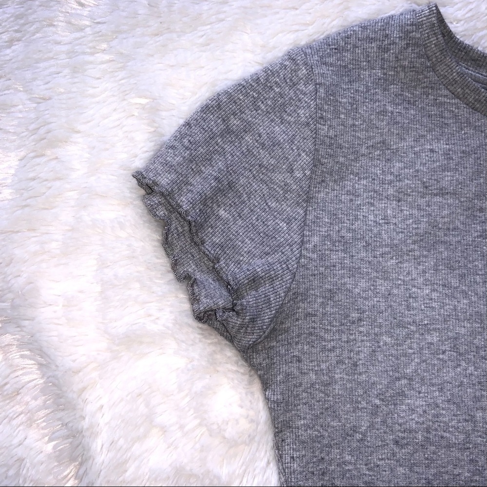 Dip Ruffled Gray Top - Picture 3 of 5